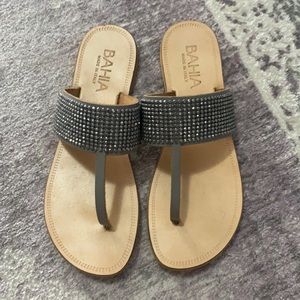 Bahía thong sandals size 6.5